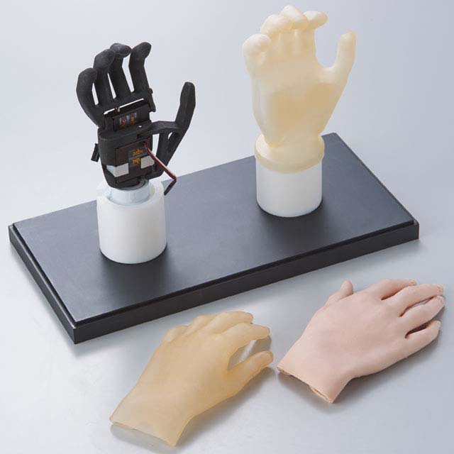 Robotic hand for artificial hand